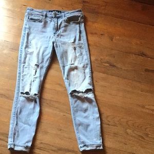 Hollow tee blue skinny jeans high rise size 28w26L